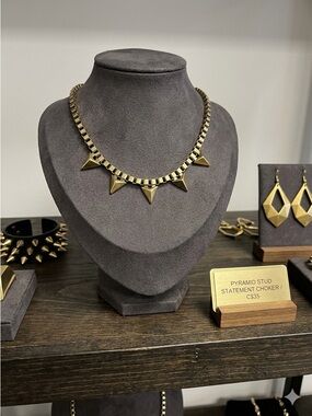 Gold Tone Spiked Choker Necklace Punk Gothic Pyramid Stud Statement Jewelry